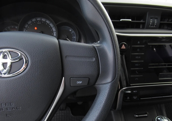 Toyota Auris cena 47896 przebieg: 59450, rok produkcji 2018 z Milanówek małe 154